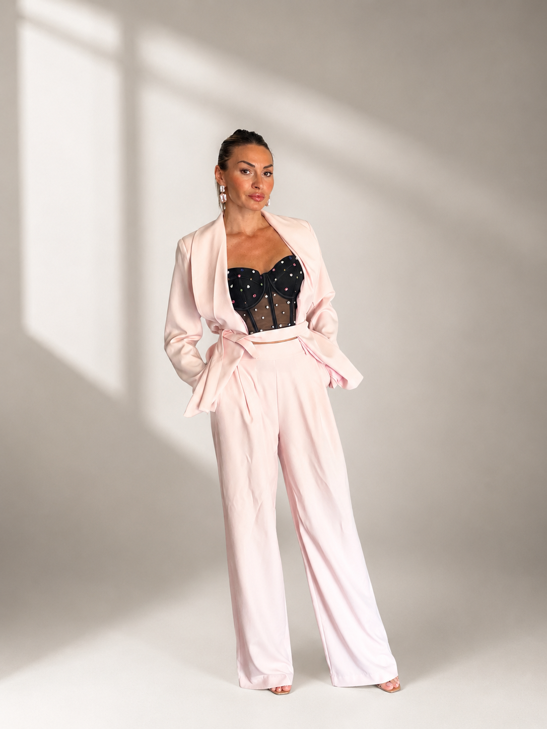 Completo giacca pantalone rosa cipria donna