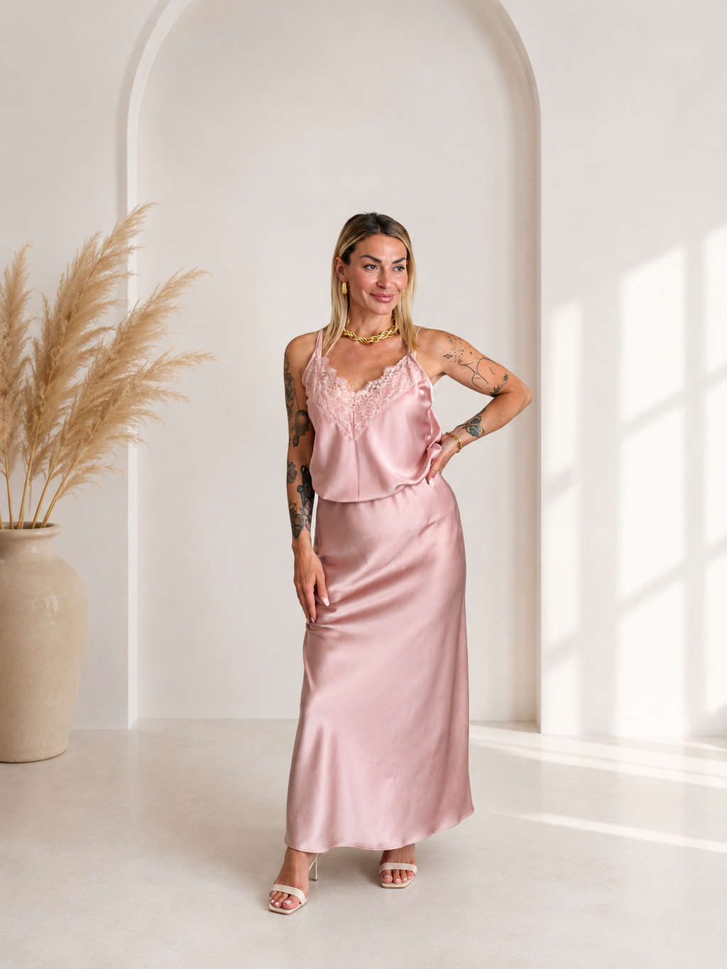 Completo donna in raso rosa cipria