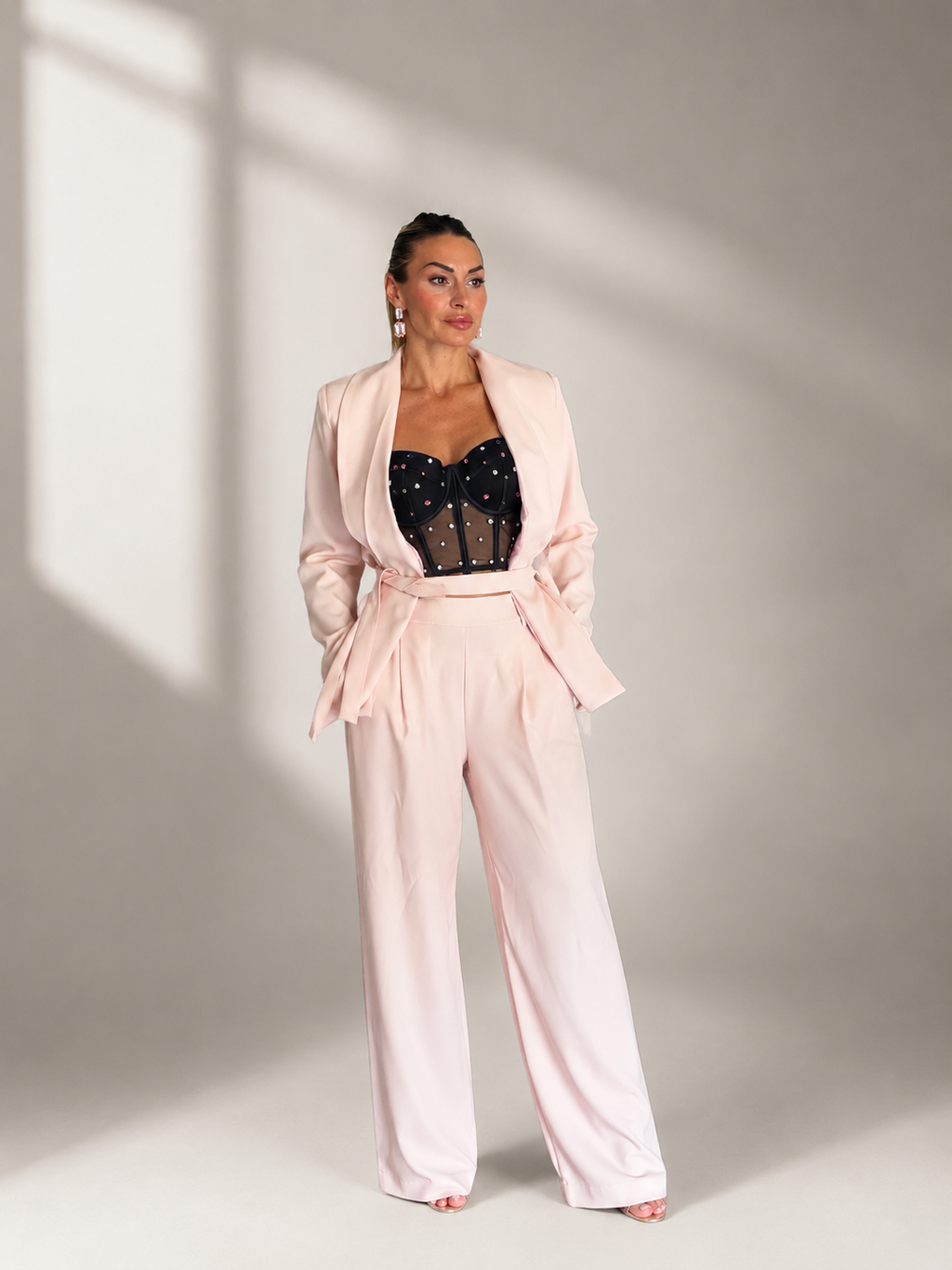 Completo giacca pantalone rosa cipria donna